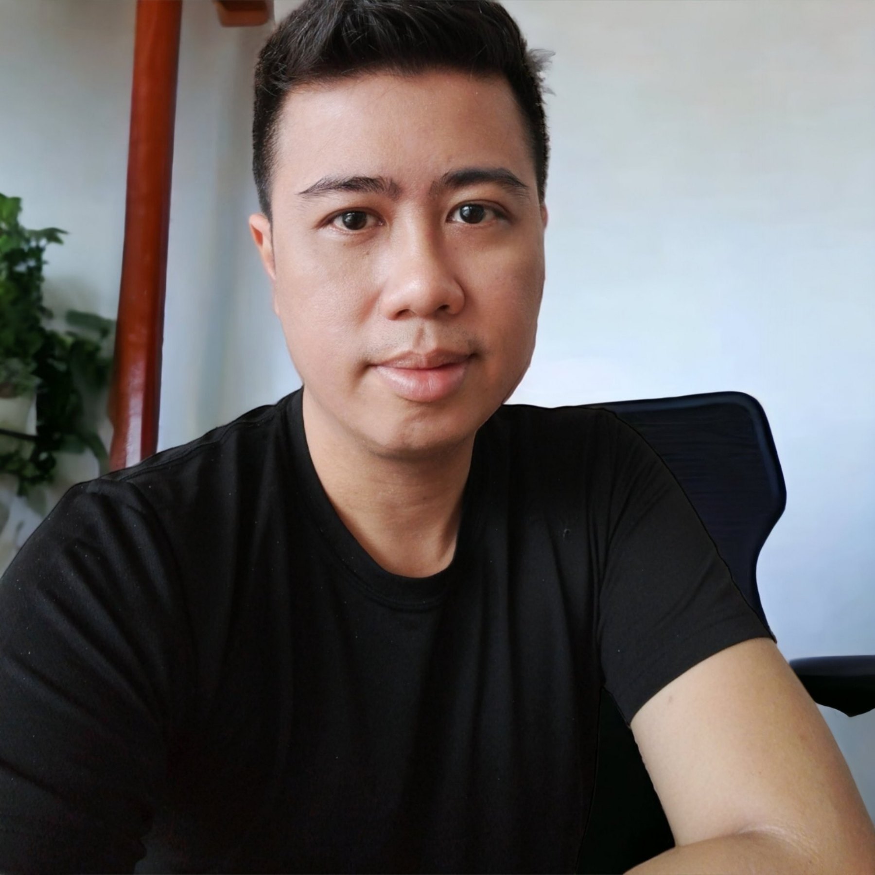 Arie "Damien Krieger" Santoso